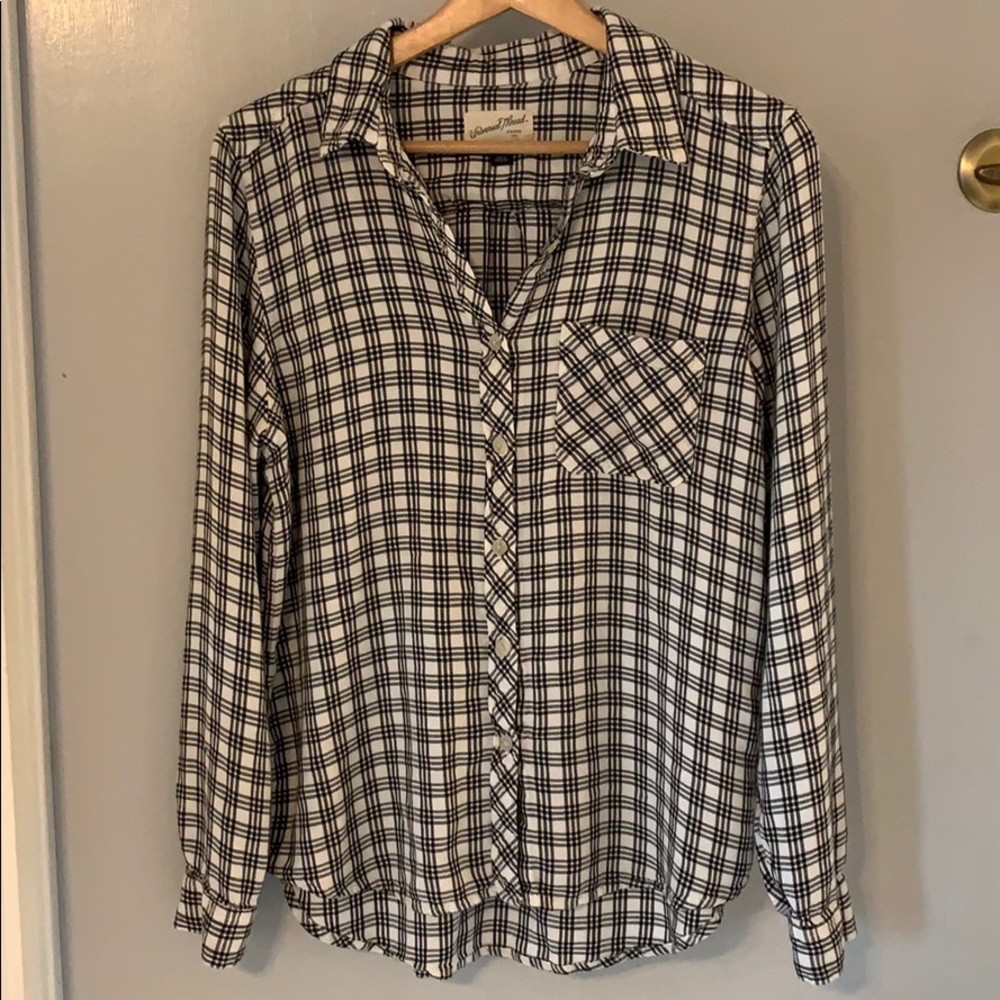 Black and white plaid long sleeve shirt